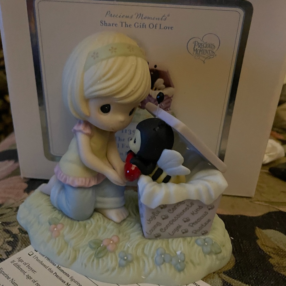 BEE the gift of love chapel event exclusive